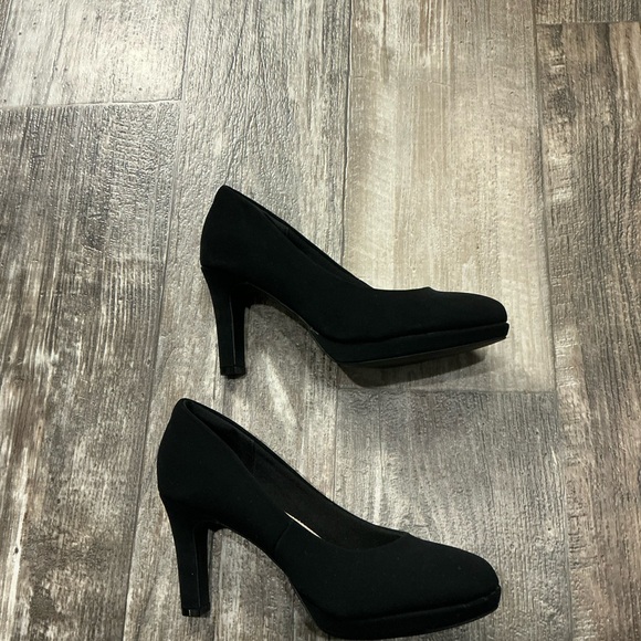 Dream Pairs Classic Black Velvet Heels Size 7.5 - Picture 13 of 16